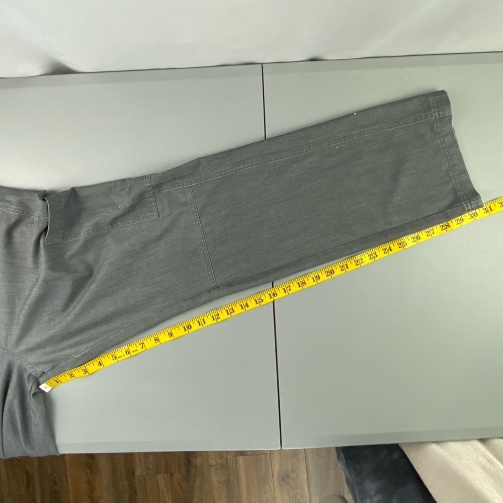 FIGS gray pocket leg nursing medical pants size medium - Picture 10 of 16